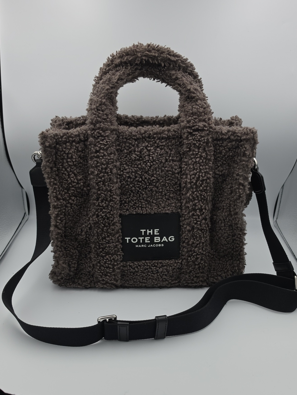 Marc Jacobs Beige Dark Gray Sherpa Teddy "The Tote Bag" Medium Tote (EUC)🖤🩶🖤
